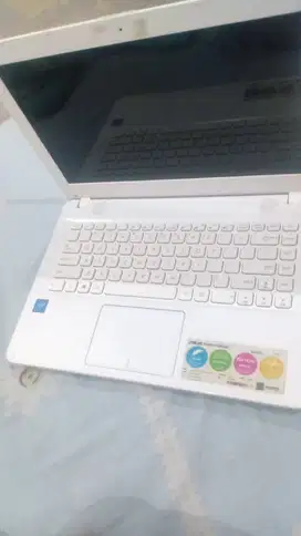 Laptop Asus layar mati