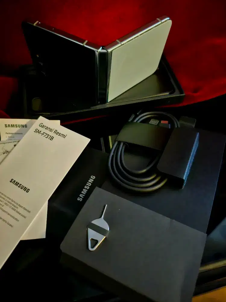 Samsung Galaxy Z FLIP 5 8/256 MINT Samsung Store