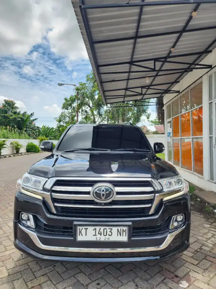 Land cruser vxr 2019