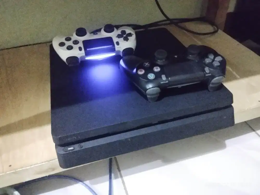 Ps4 slim 1 tb seri 22