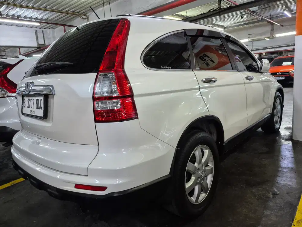 Honda CR-V 2.4 thn 2010 DP 8 jt