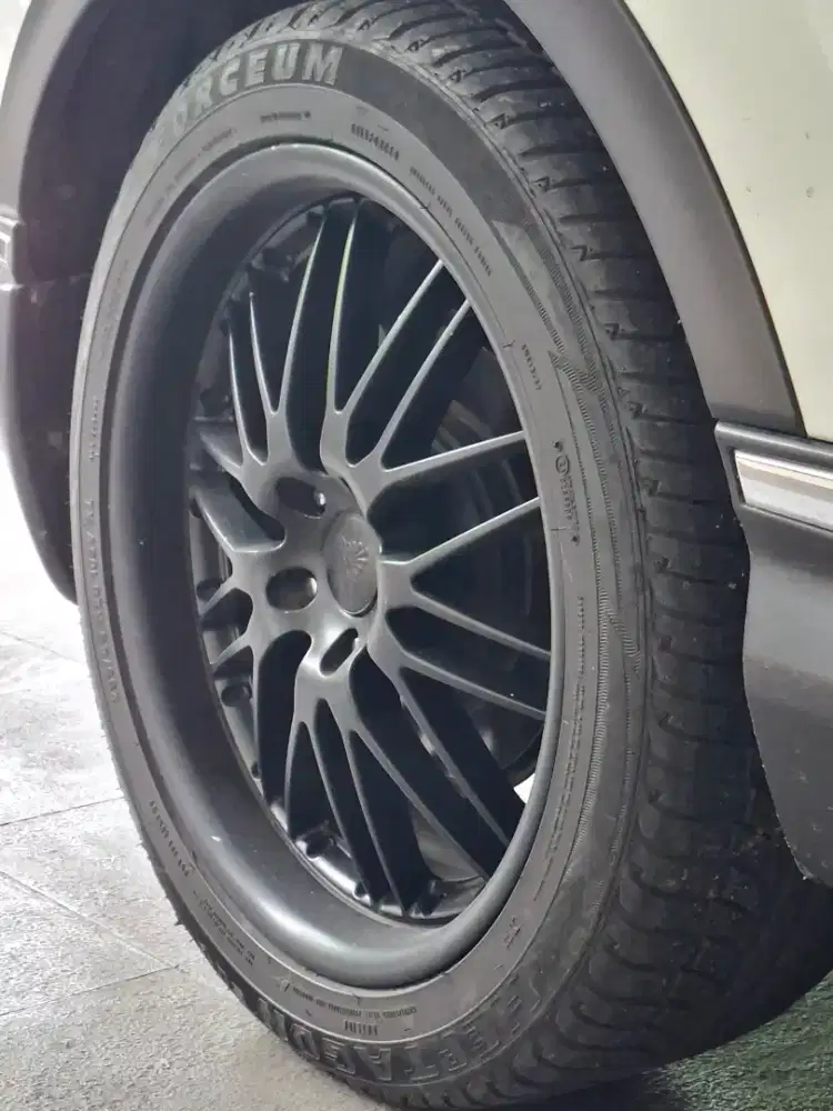 Dijual ban dan velg R20 beserta ban