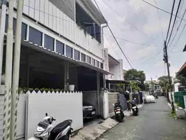 Rumah Bagus Siap Huni di Turangga Martanegara Dekat TSM