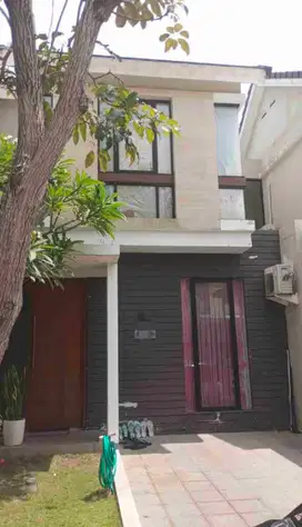 Rumah Northwest Lake 3KT 2Lantai Selatan Murah