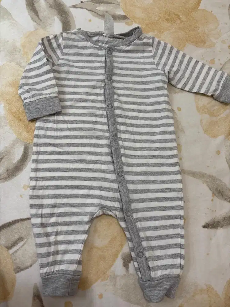 Sleepsuit h&m baby like new
