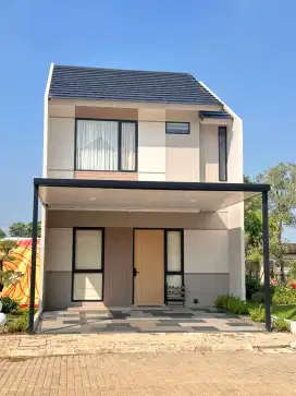 Dijual cepat Rumah 2 lantai LT84 LB82 4KT Cicil 4jt.an, 1menit ke Tol.