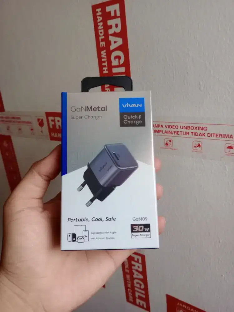 Charger Vivan Mini Fast Charging GaN09 30W Android iPhone Like New