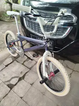 Sepeda bmx mongoosee frestyle rotor ada no serinya