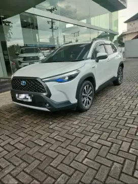 Toyota Corolla Cross Hybrid Putih White 2021 Low Km