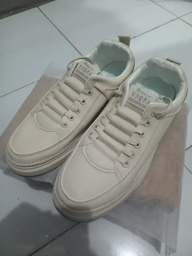 Sepatu zara uk 43