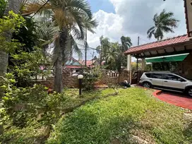 Disewakan rumah di jalan boulevard Villa melati mas