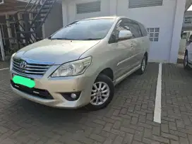 Grand Innova bensin 2.0 V AT 2011