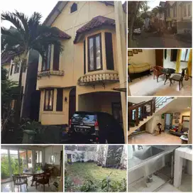 rumah 2 lantai masih dihuni di komplek Astya Puri 2 Cireundeu Ciputat Timur Banten