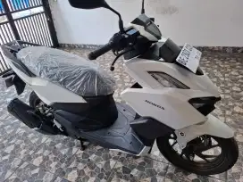 Km 9rb keyless ABS, honda vario 160 CBS iss 2024 bln 11 pajak panjang.