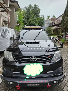 Jual mobil fortuner 2011
