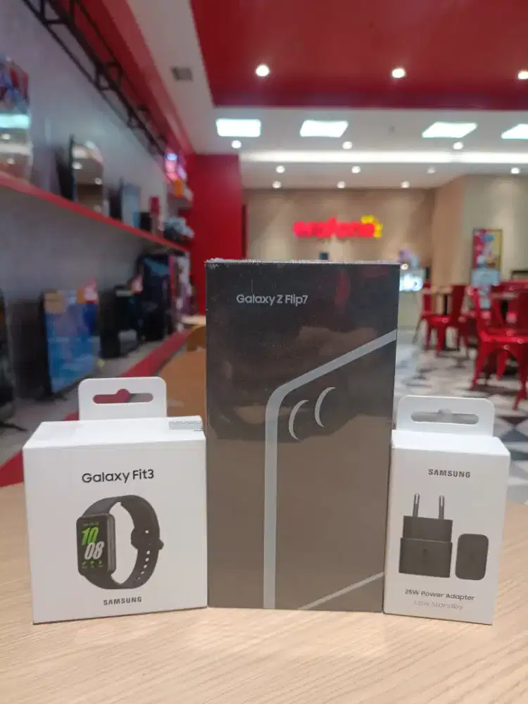 Samsung Z Flip 7 256Gb FREE FIT 3 & ADAPTOR KREDIT GRATIS 2x ANGSURAN