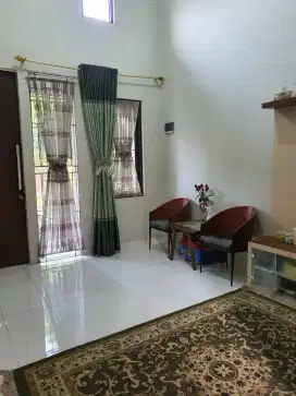 Disewakan Rumah Semi Furnish Siap Huni Untuk Pertahun