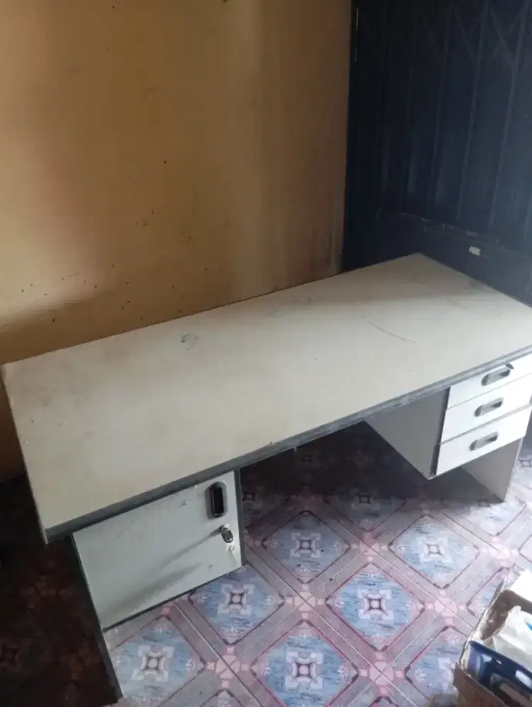 Meja Kantor/Belajar