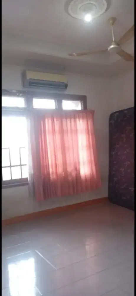 Disewakan kamar kost ac kamar mandi dalam