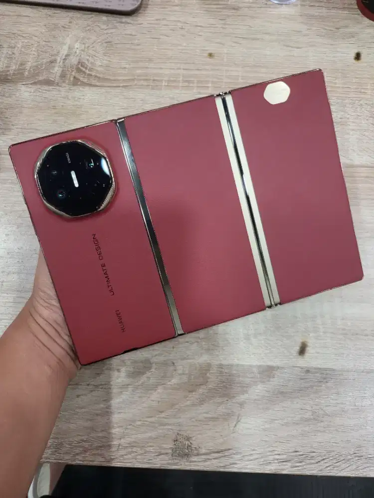 HUAWEI Mate XT ULTIMATE DESIGN LIKE NEW