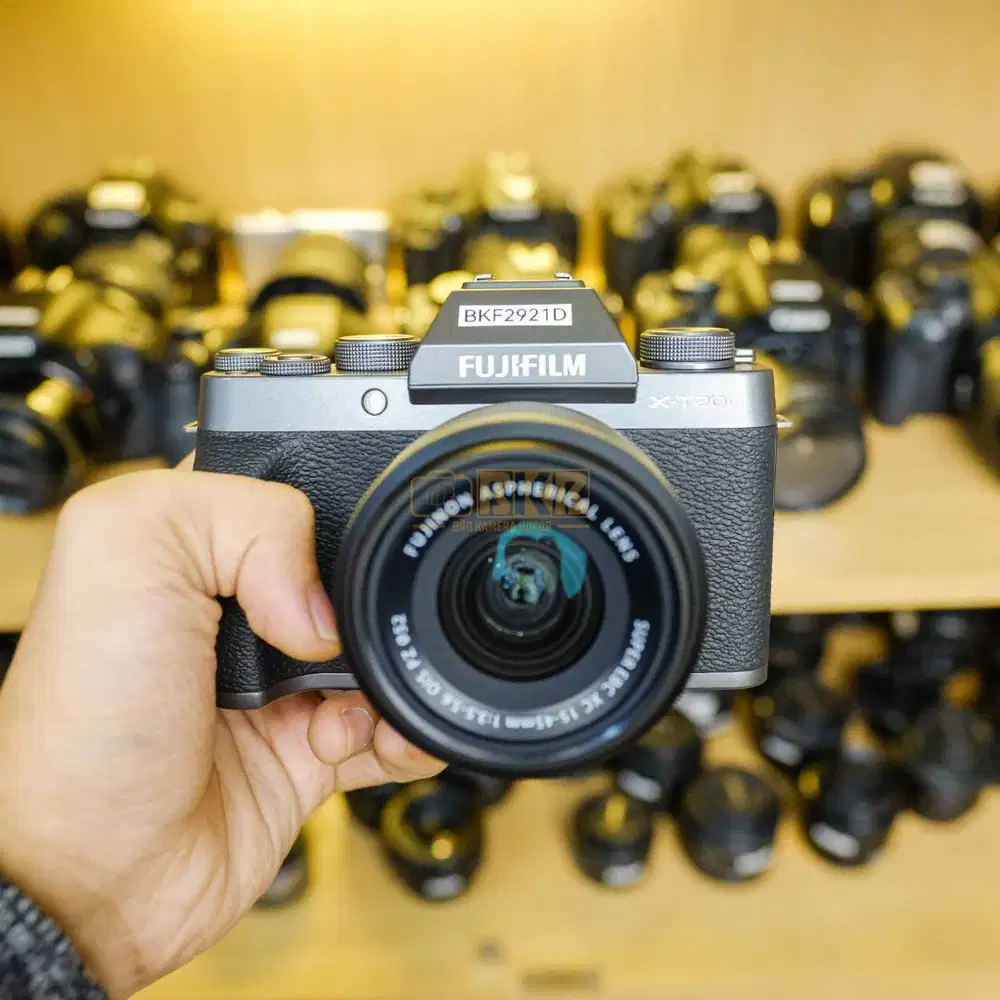 Fujifilm XT200 Kit 15-45mm Fullset Mulus
