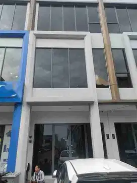 disewakan ruko 3 lantai maggiore gading Serpong pusat kuliner strategis terbaik siap huni