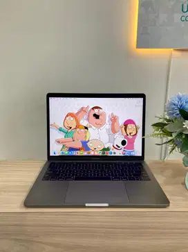 MacBook Pro 2019 i7 16/512GB
