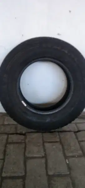 Ban mobil Baru.