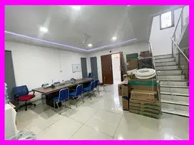 Dhyana Rumah hoek ukuran 13x13m di jelambar
