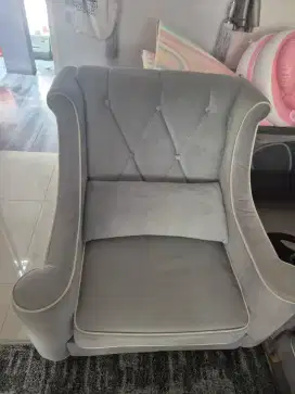 1 SET SOFA DAN MEJA RUANG TAMU