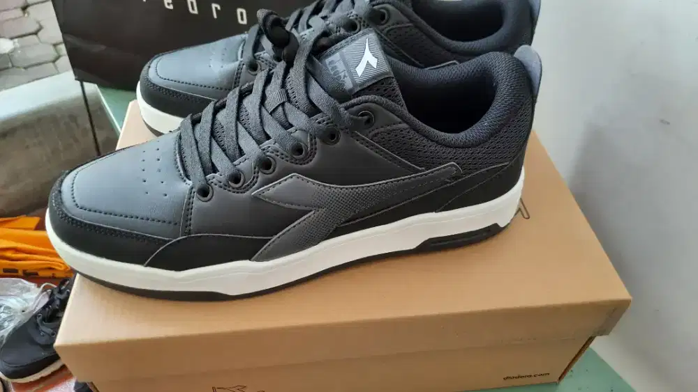 Diadora Nixon Men Sneaker Sepatu Shoes Black