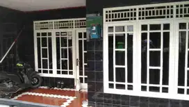 Dijual murah rumah perumnas Depok 2 tengah