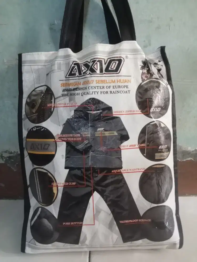 Jas hujan AXIO edisi GK JD pakai