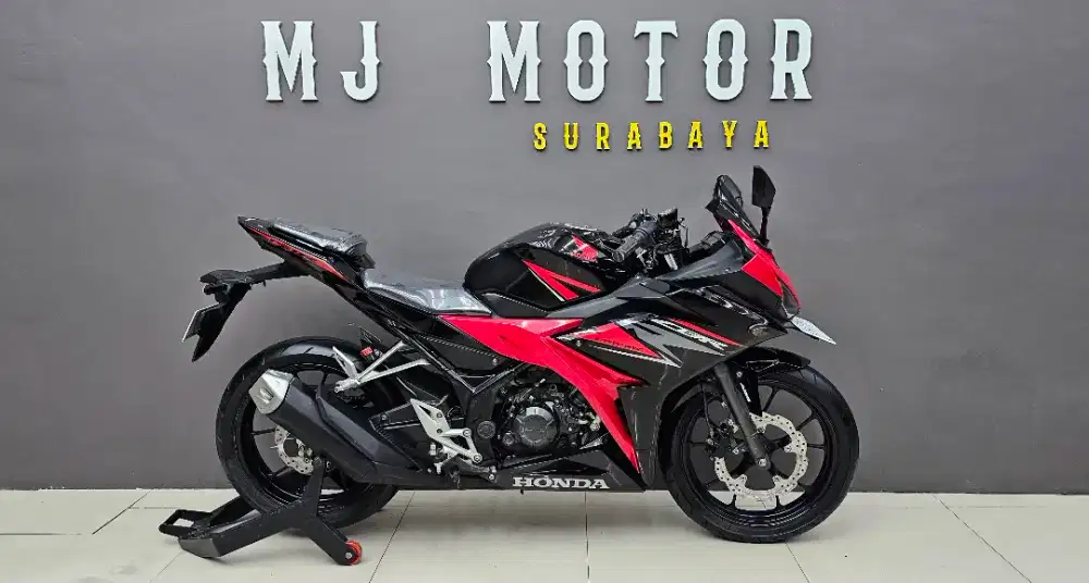 KREDIT DP 500 rb //Honda CBR 150 tahun 2019