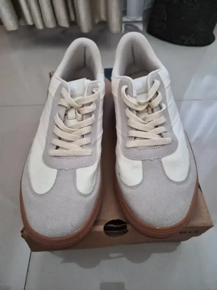 Sepatu mills original ultras dreamer baru 2x pakai