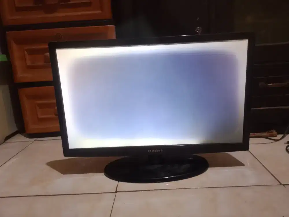 Tv led samsung 22inch minusan apa adanya