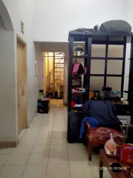 Rumah rapih siap huni di taman royal 2 cipondoh Tangerang