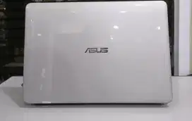 Asus x441ma cantik Intel n4020/RAM 4 SSD 256/SATSET buat kerja