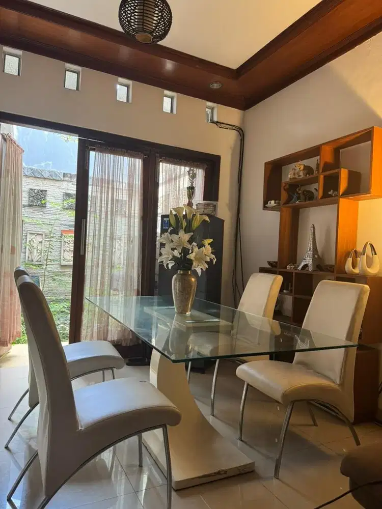 Meja Makan Set Elegant