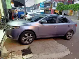 Kia Cerato 2012 Bensin