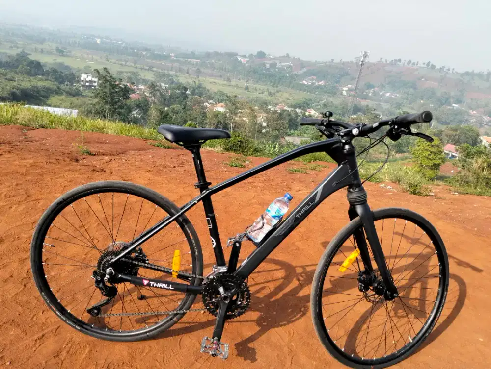 Sepeda hybrid THRILL VOLARE 1.0 siap ngacirr size L