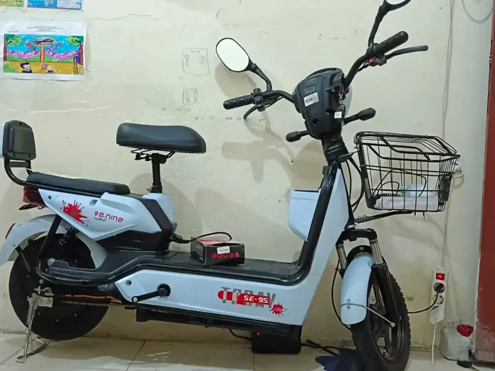 Sepeda listrik.. masih mulus dan bagus