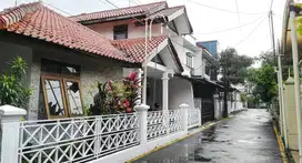 DISEWAKAN RUMAH SEMI FURNISH 2 LANTAI SOEKARNO HATTA BANDUNG