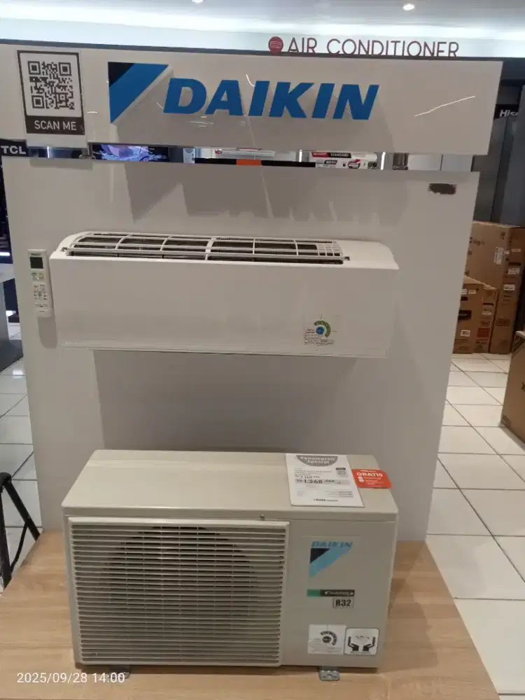 DAIKIN AC SMILE INVERTER THAILAND STKC15TV 1/2 PK (U/3)