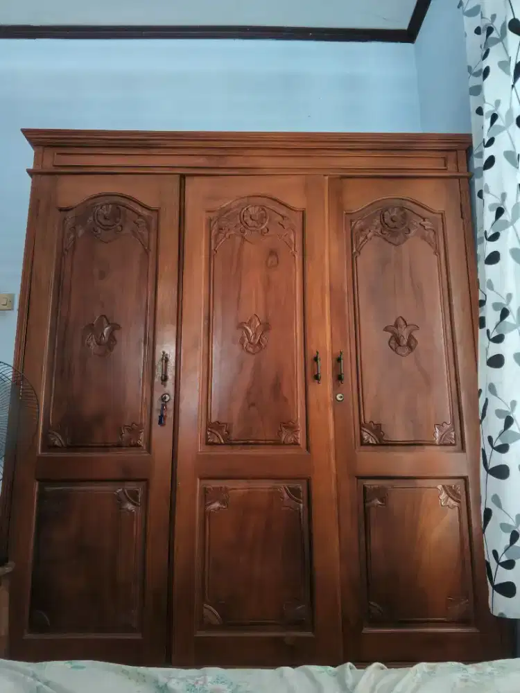 Lemari Jati Jumbo 3 Pintu