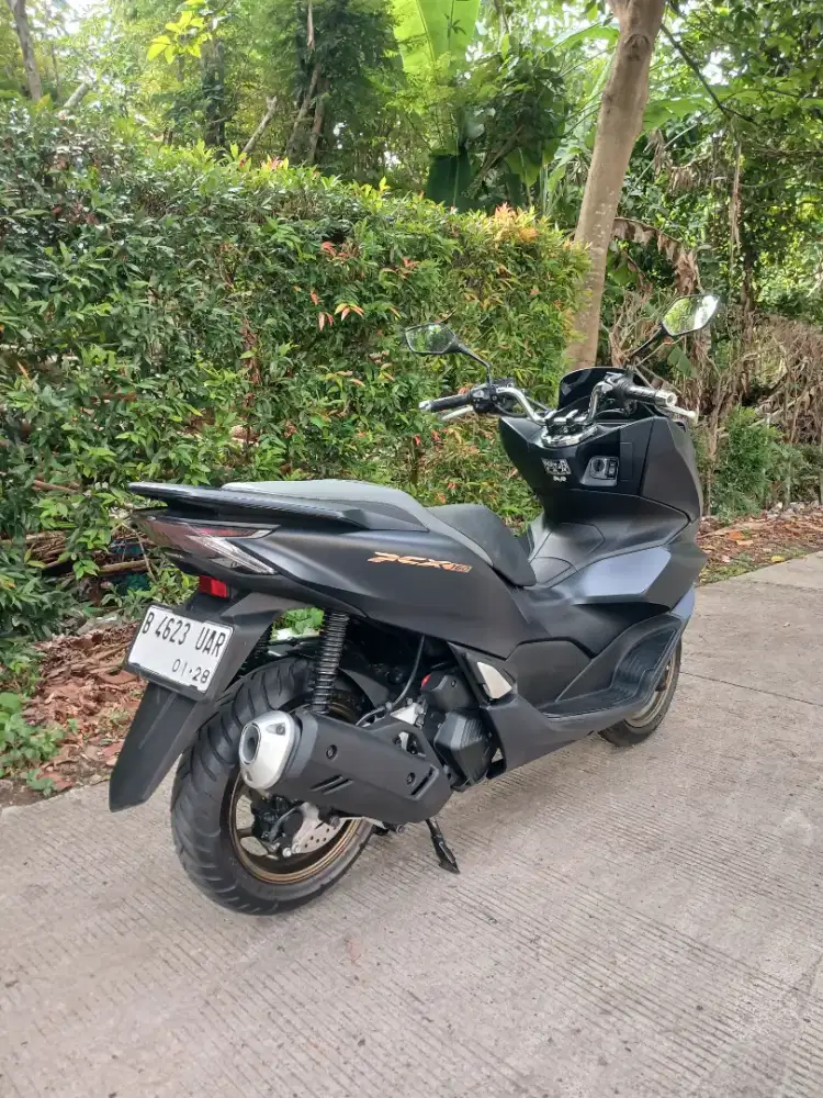 KM 10RB HONDA NEW PCX 160 ABS TAHUN 2022 DP 1JT