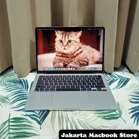 MacBook Air M2 2022 Silver ex iBox RAM 16GB SSD 256GB