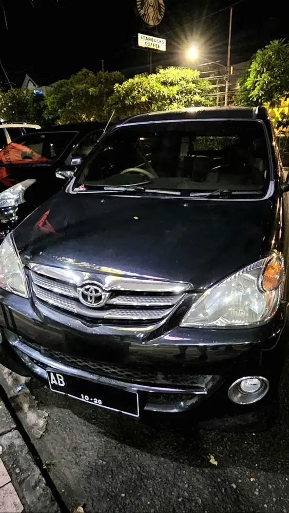 Toyota Avanza Seri S 1.5 2011 Hitam MT (Manual)