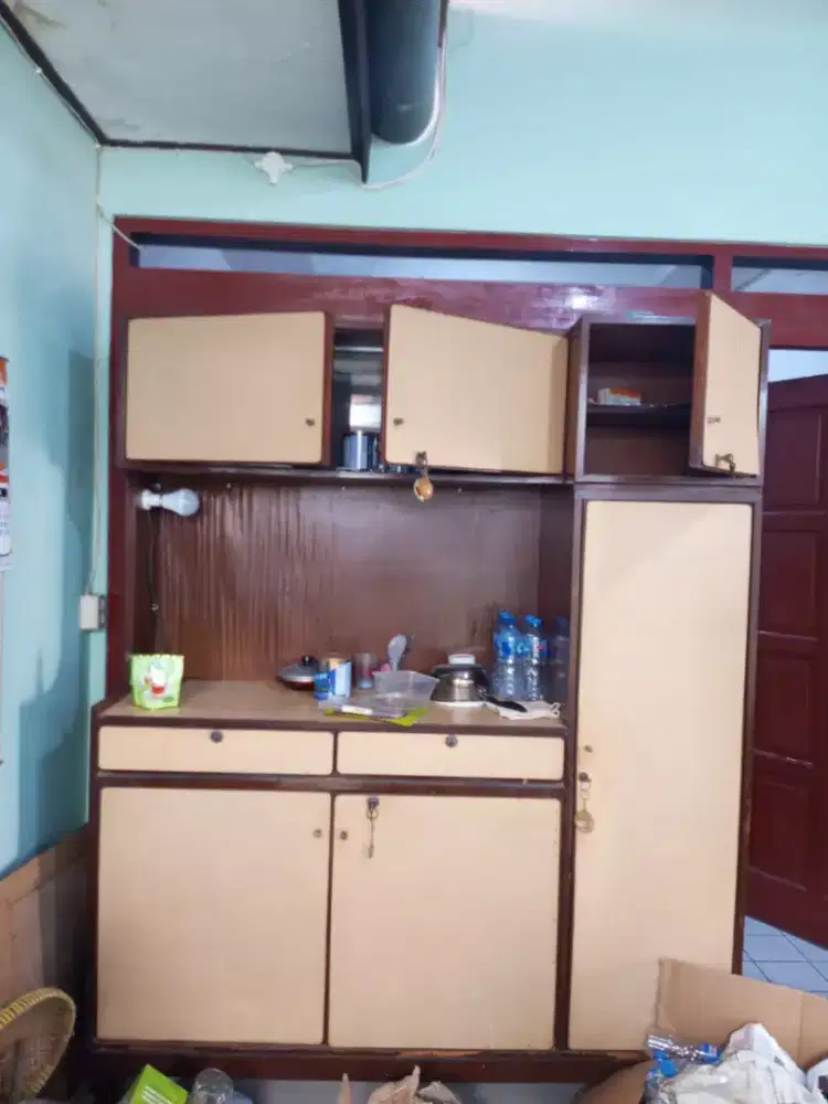 Dijual lemari makan serbaguna