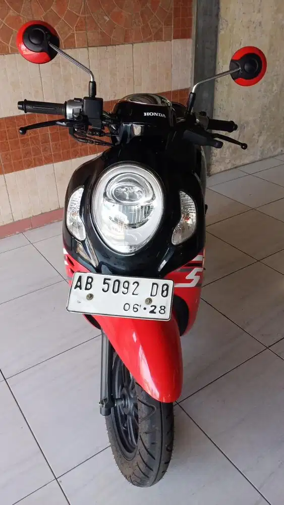 Scoopy merah hitam 2023 Gbm bisa tunai atau kredit